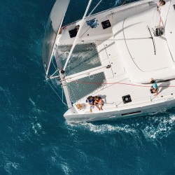Lagoon 42 catamaran net