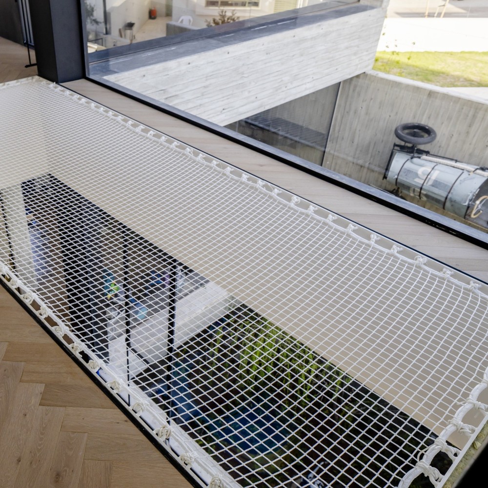 White home net 4,59 m² in modern house