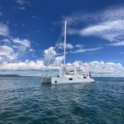 CATANA 401 catamaran net