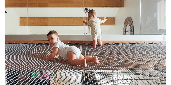 Krabbelbaby auf Netz 20 mm grau LOFTNETS