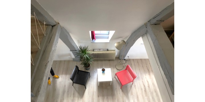 Struktur für ein Wohnnetz mit fehlender Seite avan Installation eines Holzbalkens