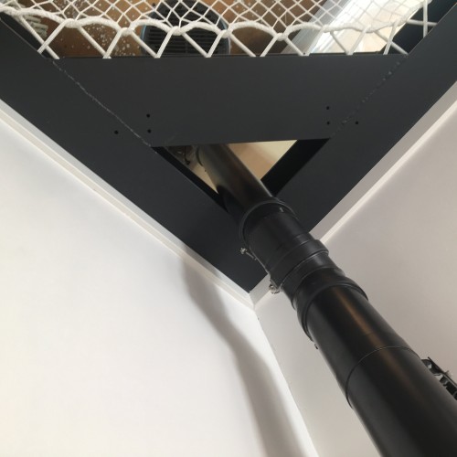 Metallrahmen passend zu einem Ofenrohr für Wohnnetz LOFTNETS