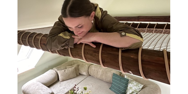 influencer at the hammock floor LOFTNETS