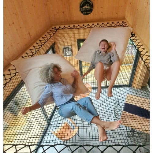 Filet LOFTNETS en laçage double avec 2 femmes riant