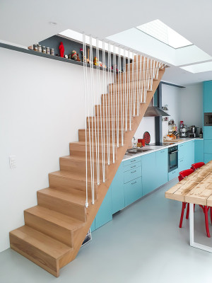 Gestalten Sie Ihre Treppe neu mit dekorativem vertikalem Seil