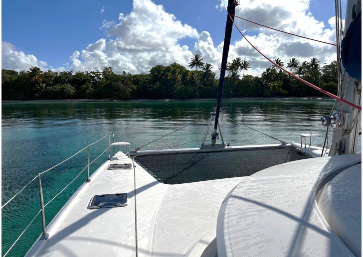 Filet de trampoline sur-mesure LOFTNETS en mailles Marine 3S® pour cataman Bahia 46