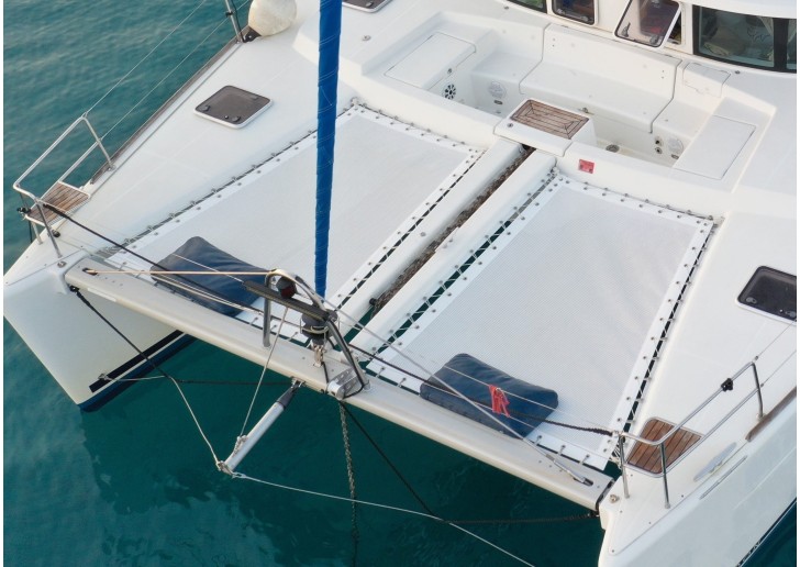 2 trampolines LOFTNETS en toile technique TEC400 pour catamaran de croisière