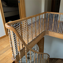 Safety net for staircase